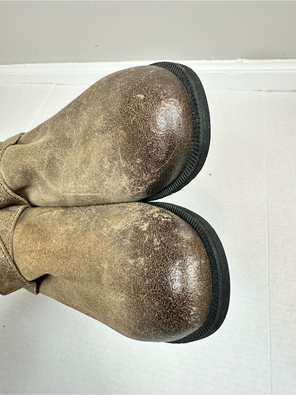 UGG Benson "1095151" Distressed Ankle Boots Buckle Zip Size US 8.5 - Picture 3 of 12